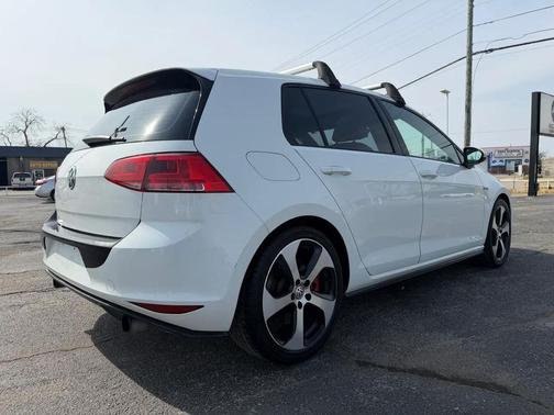 Pure White 2016 Volkswagen Golf GTI 2.0T SE 4-Door