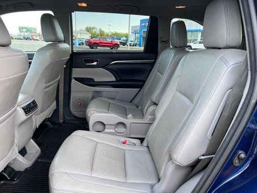 Nautical Blue Metallic 2016 Toyota Highlander Limited Platinum