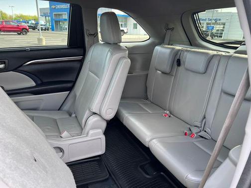 Nautical Blue Metallic 2016 Toyota Highlander Limited Platinum