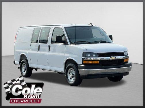 Summit White 2025 Chevrolet Express 2500 Work Van