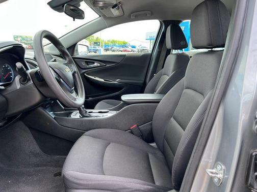 Sterling Gray Metallic 2024 Chevrolet Malibu FWD 1LT