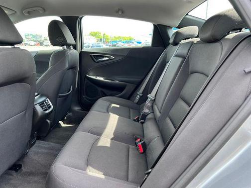 Sterling Gray Metallic 2024 Chevrolet Malibu FWD 1LT