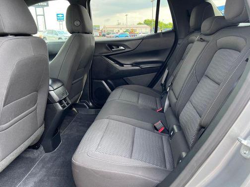 Sterling Gray Metallic 2026 Chevrolet Equinox 1LT