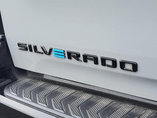 2025 Chevrolet Silverado EV RST