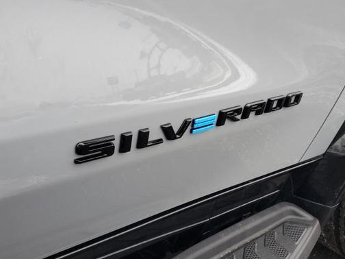 2025 Chevrolet Silverado EV RST