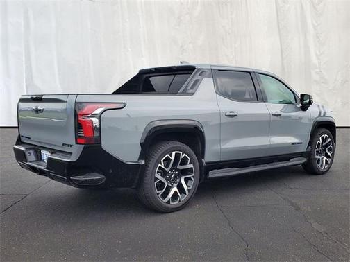 2025 Chevrolet Silverado EV RST