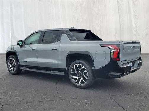 2025 Chevrolet Silverado EV RST