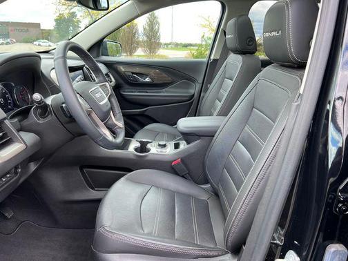 Ebony Twilight Metallic 2023 GMC Terrain Denali