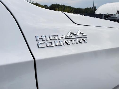 2023 Chevrolet Tahoe 4WD High Country