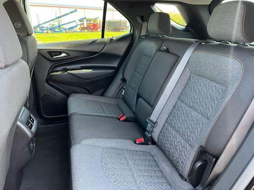 Mosaic Black Metallic 2024 Chevrolet Equinox 1LT