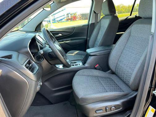 Mosaic Black Metallic 2024 Chevrolet Equinox 1LT