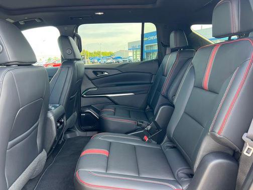Mosaic Black Metallic 2027 Chevrolet Traverse RS