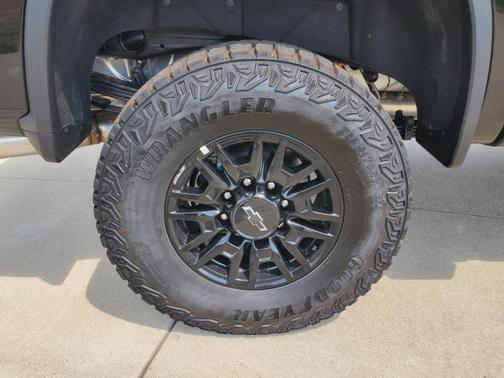 2025 Chevrolet Silverado 2500 4WD Crew Cab Standard Bed ZR2