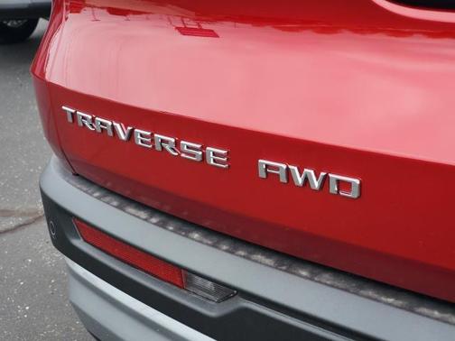 2025 Chevrolet Traverse LT