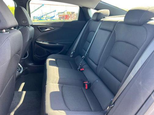 Mineral Gray Metallic 2023 Chevrolet Malibu FWD 1LT