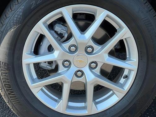 Sterling Gray Metallic 2024 Chevrolet Equinox 1LT