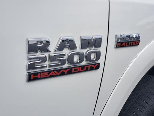 2018 RAM 2500 Laramie Crew Cab 4x4 6'4' Box