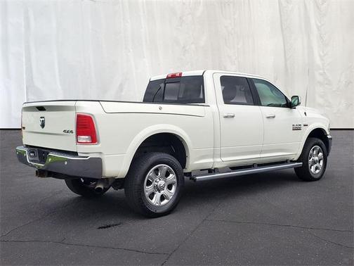 2018 RAM 2500 Laramie Crew Cab 4x4 6'4' Box