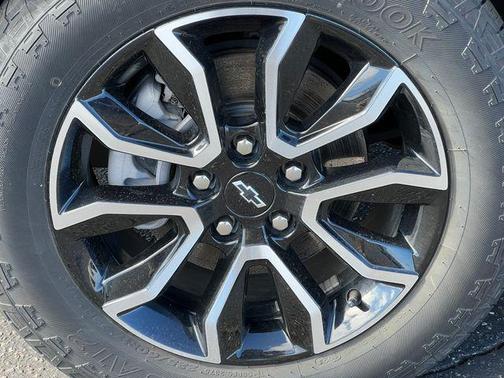 Iridescent Pearl Tricoat 2025 Chevrolet Trailblazer ACTIV