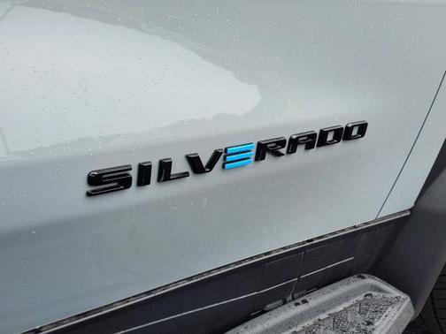 2025 Chevrolet Silverado EV LT