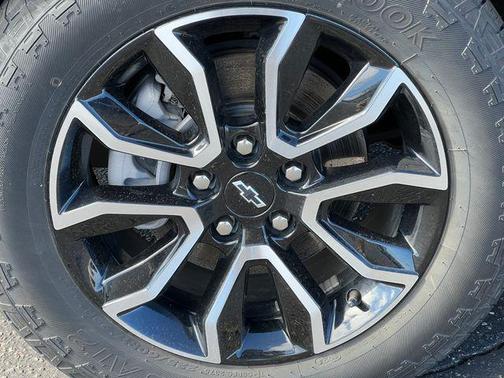 Iridescent Pearl Tricoat 2025 Chevrolet Trailblazer ACTIV