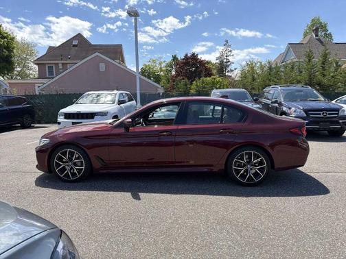Aventurin Red Metallic 2023 BMW 530 i xDrive