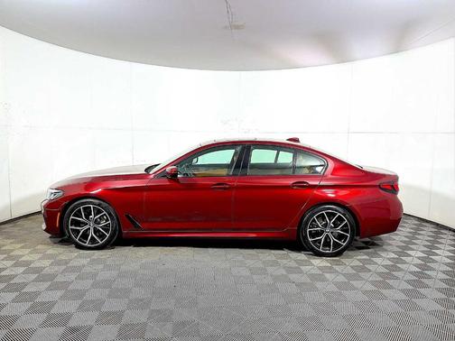 Aventurin Red Metallic 2023 BMW 530 i xDrive