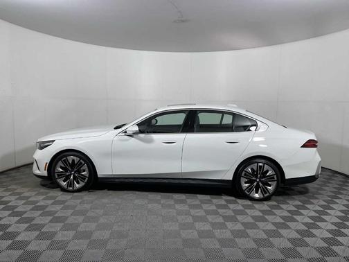 2025 BMW 530 i xDrive