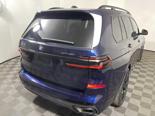 2025 BMW X7 xDrive40i