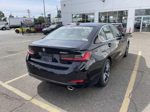 2025 BMW 330 i xDrive