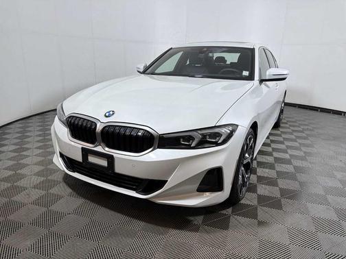Mineral White Metallic 2025 BMW 330 i xDrive