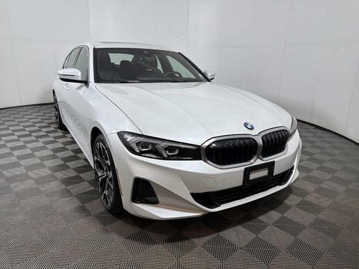 Mineral White Metallic 2025 BMW 330 i xDrive