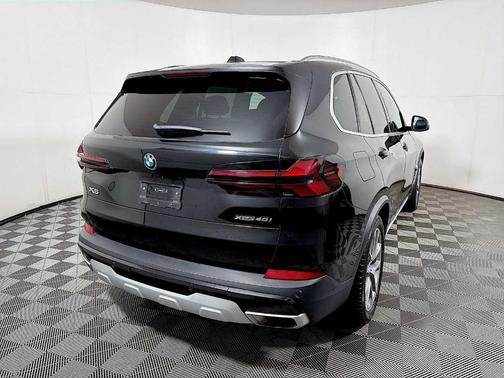 Black Sapphire Metallic 2024 BMW X5 xDrive40i