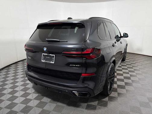 Black Sapphire Metallic 2024 BMW X5 xDrive40i