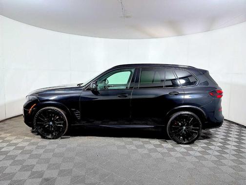 Black Sapphire Metallic 2024 BMW X5 xDrive40i