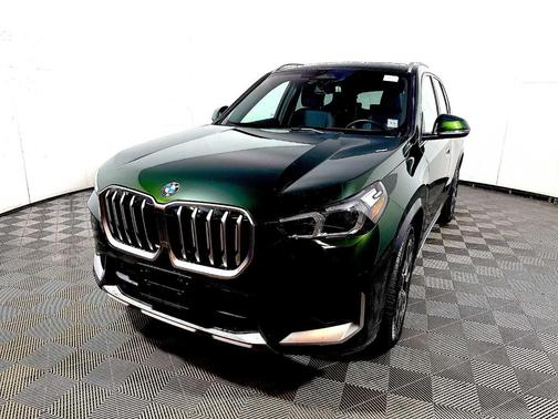 San Remo Green Metallic 2025 BMW X1 xDrive28i