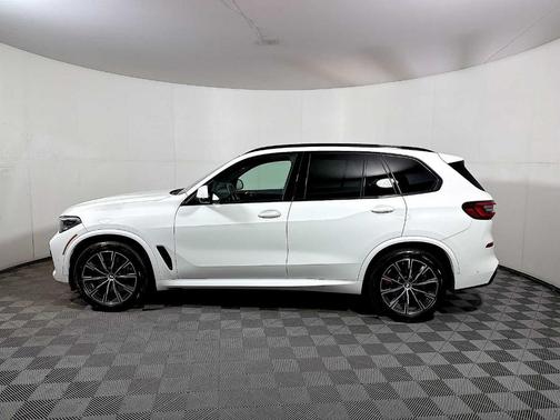 Alpine White 2023 BMW X5 xDrive40i