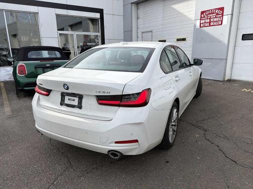2023 BMW 330 i xDrive