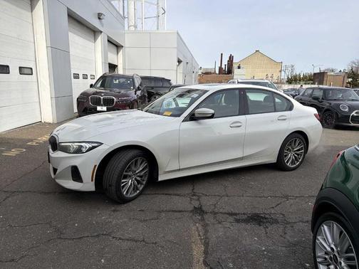 2023 BMW 330 i xDrive