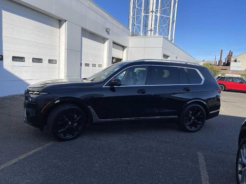 2023 BMW X7 xDrive40i