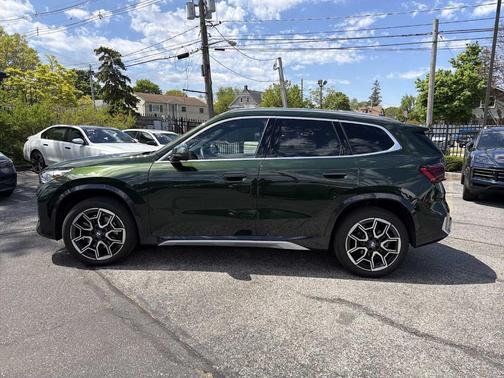 San Remo Green Metallic 2025 BMW X1 xDrive28i