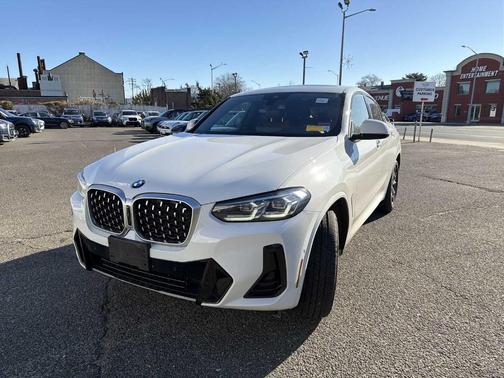 2024 BMW X4 xDrive30i