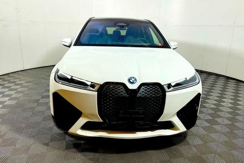 2023 BMW iX M60