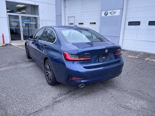2022 BMW 330 i xDrive