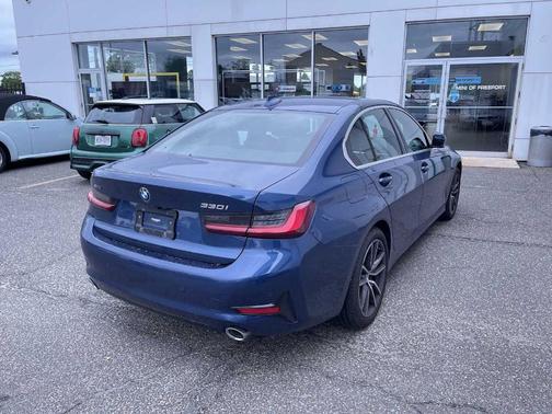 2022 BMW 330 i xDrive