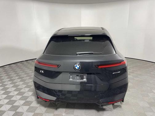 2026 BMW iX xDrive60
