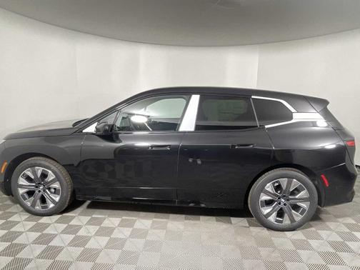 2026 BMW iX xDrive60