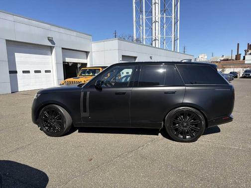 Santorini Black 2023 Land Rover Range Rover P400 SE