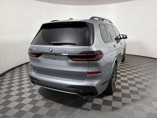 Gray Metallic 2024 BMW X7 M60i