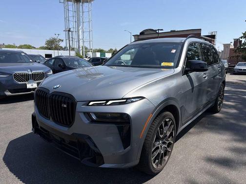 Gray Metallic 2024 BMW X7 M60i